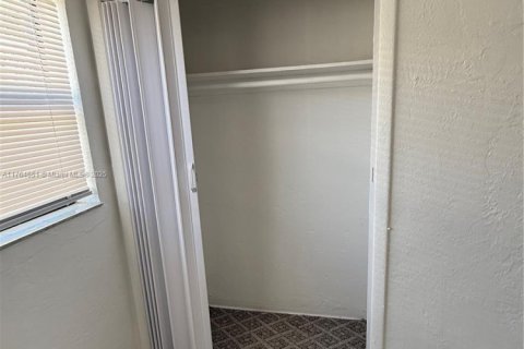 Купить виллу или дом в Холливуд, Флорида 3 спальни, 67.45м2, № 1696500 - фото 19