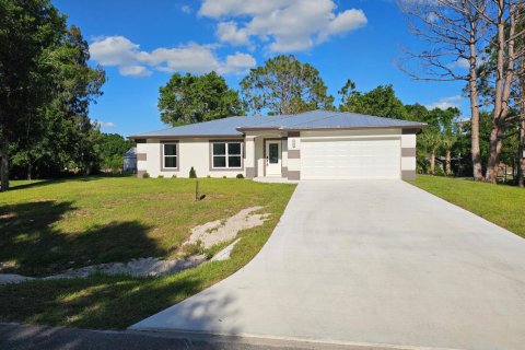 House in Okeechobee, Florida 3 bedrooms, 137.96 sq.m. № 2175791 - photo 8