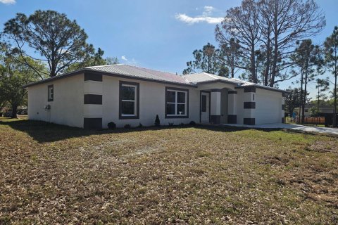 House in Okeechobee, Florida 3 bedrooms, 137.96 sq.m. № 2175791