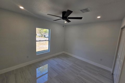 House in Okeechobee, Florida 3 bedrooms, 137.96 sq.m. № 2175791 - photo 18