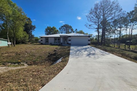 House in Okeechobee, Florida 3 bedrooms, 137.96 sq.m. № 2175791 - photo 10