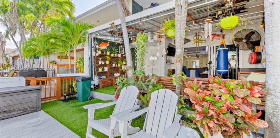 Таунхаус в Норт-Майами-Бич, Флорида 3 спальни, 152.36м2 № 2028006