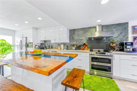 Снять в аренду таунхаус в Норт-Майами-Бич, Флорида 3 спальни, 152.36м2, № 2028006 - фото 13