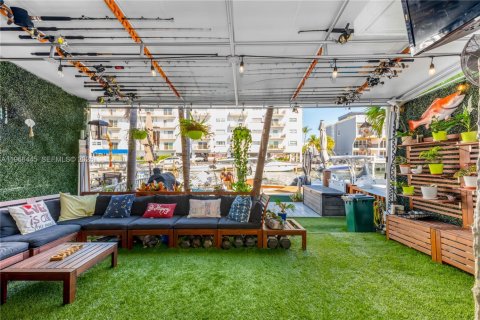 Снять в аренду таунхаус в Норт-Майами-Бич, Флорида 3 спальни, 152.36м2, № 2028006 - фото 3