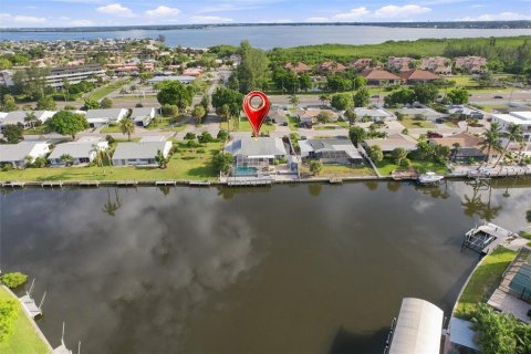 Купить виллу или дом в Брейдентон, Флорида 10 комнат, 215.53м2, № 2302555 - фото 7
