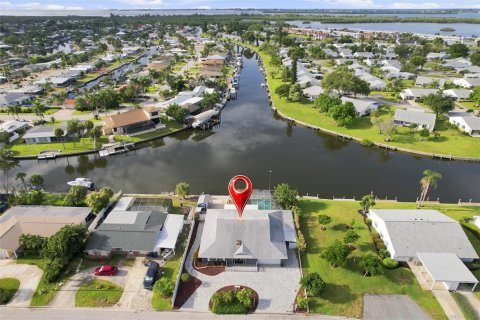 Купить виллу или дом в Брейдентон, Флорида 10 комнат, 215.53м2, № 2302555 - фото 4