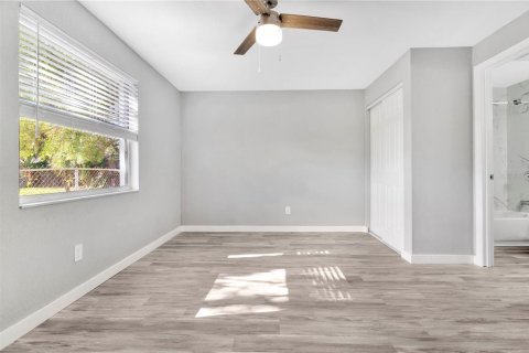 Apartamento en alquiler en Tampa, Florida, 3 habitaciones, 32.52 m2 № 1913895 - foto 5