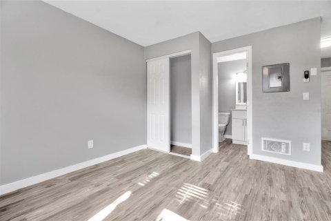 Apartamento en alquiler en Tampa, Florida, 3 habitaciones, 32.52 m2 № 1913895 - foto 6