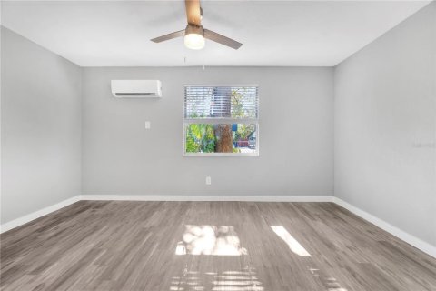 Apartamento en alquiler en Tampa, Florida, 3 habitaciones, 32.52 m2 № 1913895 - foto 10