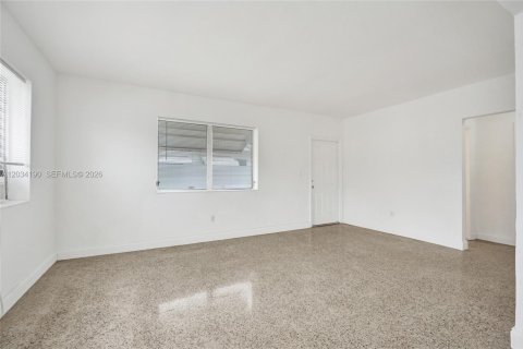 Apartamento en alquiler en Miami Beach, Florida, 1 dormitorio, 72.46 m2 № 2085839 - foto 16