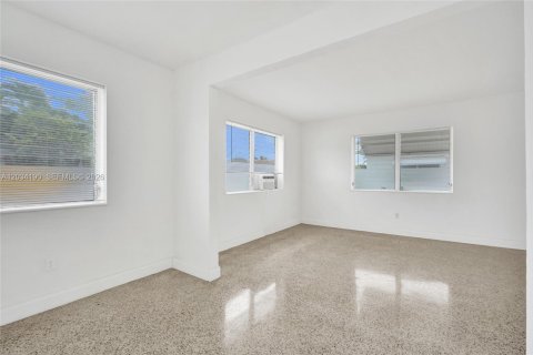 Apartamento en alquiler en Miami Beach, Florida, 1 dormitorio, 72.46 m2 № 2085839 - foto 21