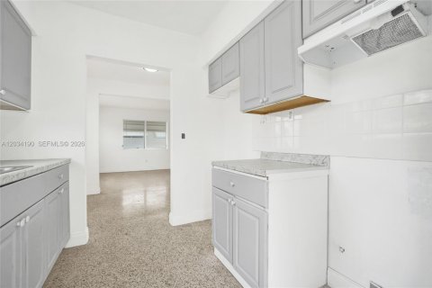 Apartamento en alquiler en Miami Beach, Florida, 1 dormitorio, 72.46 m2 № 2085839 - foto 5