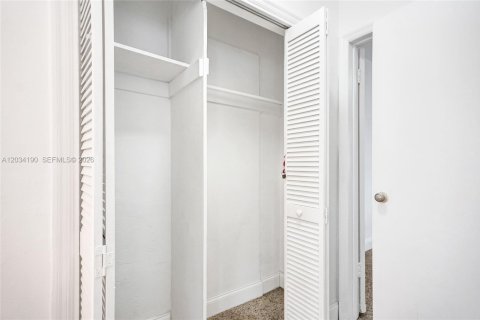 Apartamento en alquiler en Miami Beach, Florida, 1 dormitorio, 72.46 m2 № 2085839 - foto 9