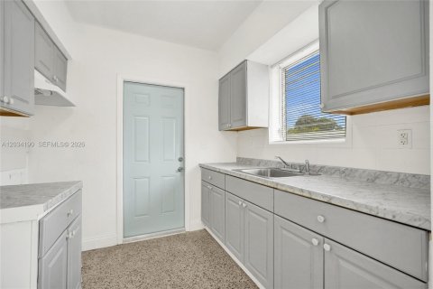 Apartamento en alquiler en Miami Beach, Florida, 1 dormitorio, 72.46 m2 № 2085839 - foto 3