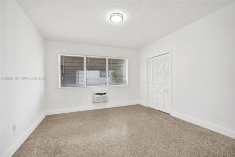 Apartamento en alquiler en Miami Beach, Florida, 1 dormitorio, 72.46 m2 № 2085839 - foto 24