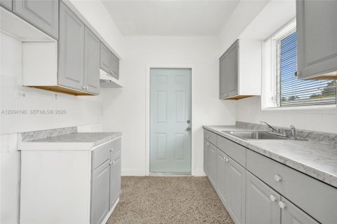 Apartamento en alquiler en Miami Beach, Florida, 1 dormitorio, 72.46 m2 № 2085839 - foto 23