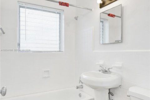 Apartamento en alquiler en Miami Beach, Florida, 1 dormitorio, 72.46 m2 № 2085839 - foto 8