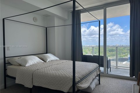 Condo in Miami, Florida, 1 bedroom  № 2070042 - photo 11