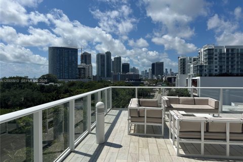 Condo in Miami, Florida, 1 bedroom  № 2070042 - photo 24