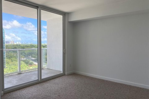 Condo in Miami, Florida, 1 bedroom  № 2070042 - photo 10