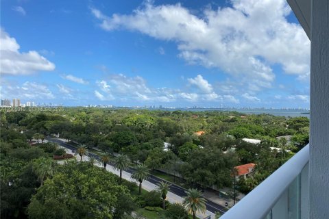 Condo in Miami, Florida, 1 bedroom  № 2070042 - photo 3