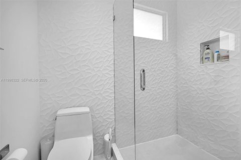 Villa ou maison à vendre à Miami, Floride: 6 chambres, 391.3 m2 № 2059176 - photo 22