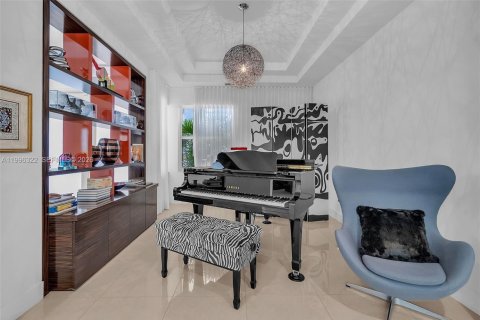Villa ou maison à vendre à Miami, Floride: 6 chambres, 391.3 m2 № 2059176 - photo 10