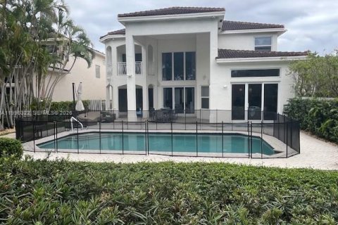 Villa ou maison à vendre à Miami, Floride: 6 chambres, 391.3 m2 № 2059176 - photo 2