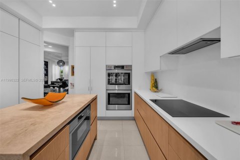 Villa ou maison à vendre à Miami, Floride: 6 chambres, 391.3 m2 № 2059176 - photo 14