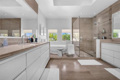 Villa ou maison à vendre à Miami, Floride: 6 chambres, 391.3 m2 № 2059176 - photo 28
