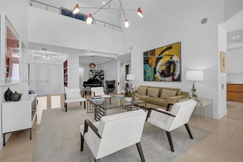 Villa ou maison à vendre à Miami, Floride: 6 chambres, 391.3 m2 № 2059176 - photo 5