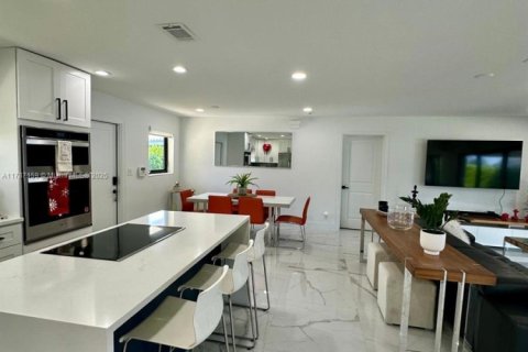 Купить виллу или дом в Лайтхаус-Пойнт, Флорида 3 спальни, 138.24м2, № 1958841 - фото 14