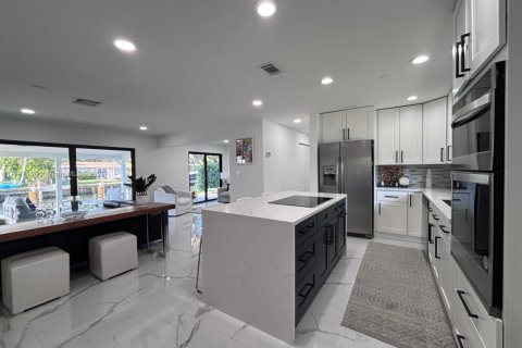 Купить виллу или дом в Лайтхаус-Пойнт, Флорида 3 спальни, 138.24м2, № 1958841 - фото 16