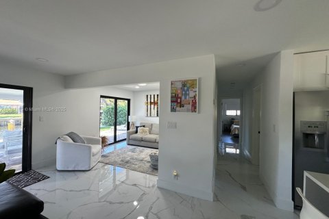 Купить виллу или дом в Лайтхаус-Пойнт, Флорида 3 спальни, 138.24м2, № 1958841 - фото 10