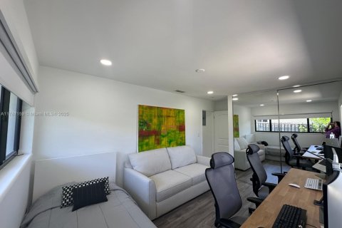 Купить виллу или дом в Лайтхаус-Пойнт, Флорида 3 спальни, 138.24м2, № 1958841 - фото 27