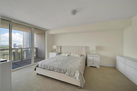 Condo in Hallandale Beach, Florida, 2 bedrooms  № 2052733 - photo 11