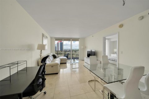 Condo in Hallandale Beach, Florida, 2 bedrooms  № 2052733 - photo 5