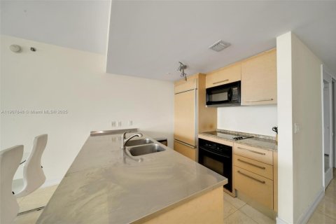 Condo in Hallandale Beach, Florida, 2 bedrooms  № 2052733 - photo 8