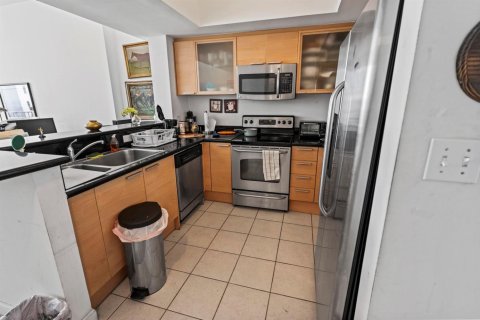 Купить кондоминиум в Холливуд, Флорида 3 комнаты, 75.25м2, № 2187226 - фото 19