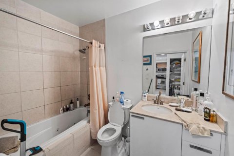 Купить кондоминиум в Холливуд, Флорида 3 комнаты, 75.25м2, № 2187226 - фото 24