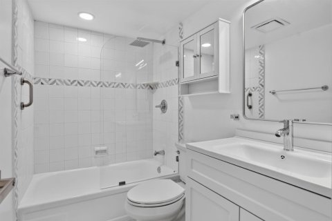 Copropriété à vendre à Boca Raton, Floride: 2 chambres, 81.75 m2 № 2254404 - photo 15