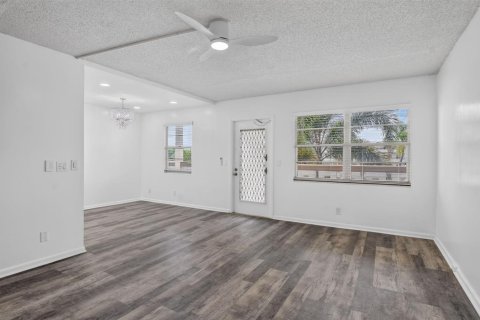Copropriété à vendre à Boca Raton, Floride: 2 chambres, 81.75 m2 № 2254404 - photo 9