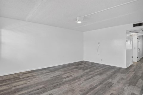 Copropriété à vendre à Boca Raton, Floride: 2 chambres, 81.75 m2 № 2254404 - photo 7