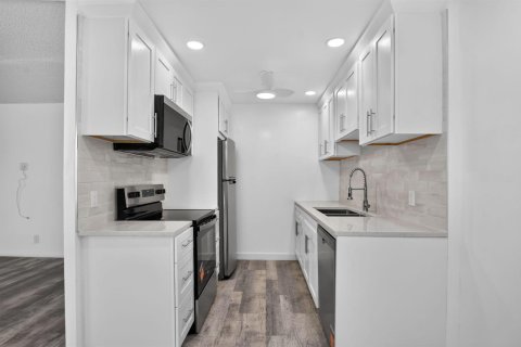 Copropriété à vendre à Boca Raton, Floride: 2 chambres, 81.75 m2 № 2254404 - photo 3