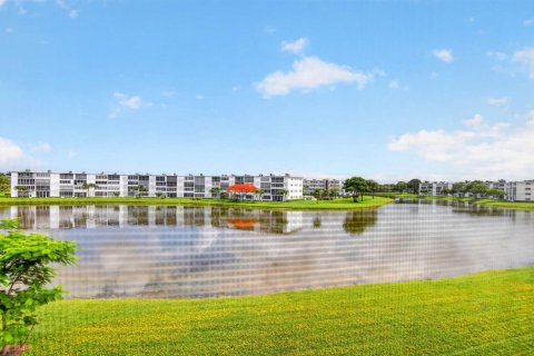 Copropriété à vendre à Boca Raton, Floride: 2 chambres, 81.75 m2 № 2254404 - photo 27