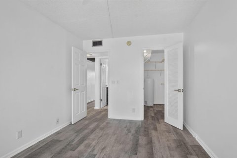 Copropriété à vendre à Boca Raton, Floride: 2 chambres, 81.75 m2 № 2254404 - photo 19