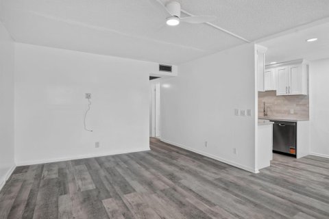 Copropriété à vendre à Boca Raton, Floride: 2 chambres, 81.75 m2 № 2254404 - photo 8