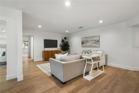 Casa en venta en Belleair, Florida, 5 dormitorios, 337.61 m2 № 1673494 - foto 21