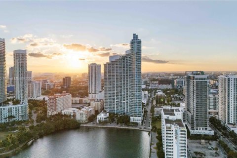 Copropriété à vendre à Miami, Floride: 2 chambres, 147.53 m2 № 1973581 - photo 30