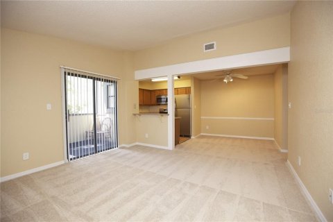 Condo in Winter Park, Florida, 2 bedrooms  № 2394394 - photo 4